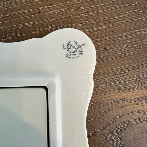 Beautifully Lenox picture frame, mint condition. - Picture 3 of 4